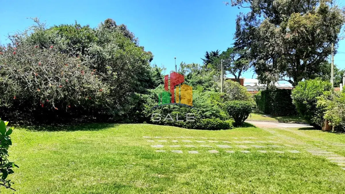 Casa de 4 dormitorios en venta en Playa Mansa, Punta del Este 3