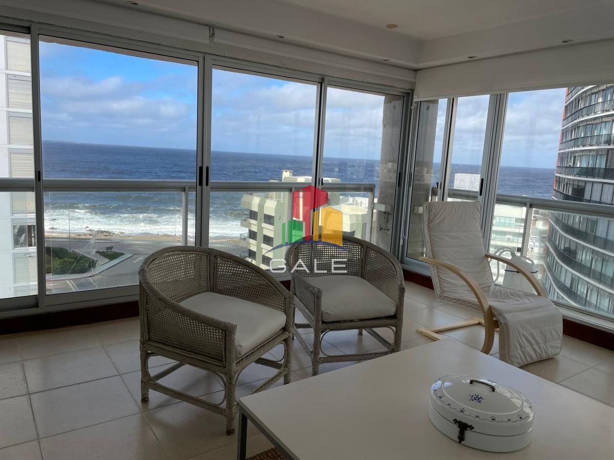 Apartamento de 2 dormitorios con vista al mar en venta en Peninsula.