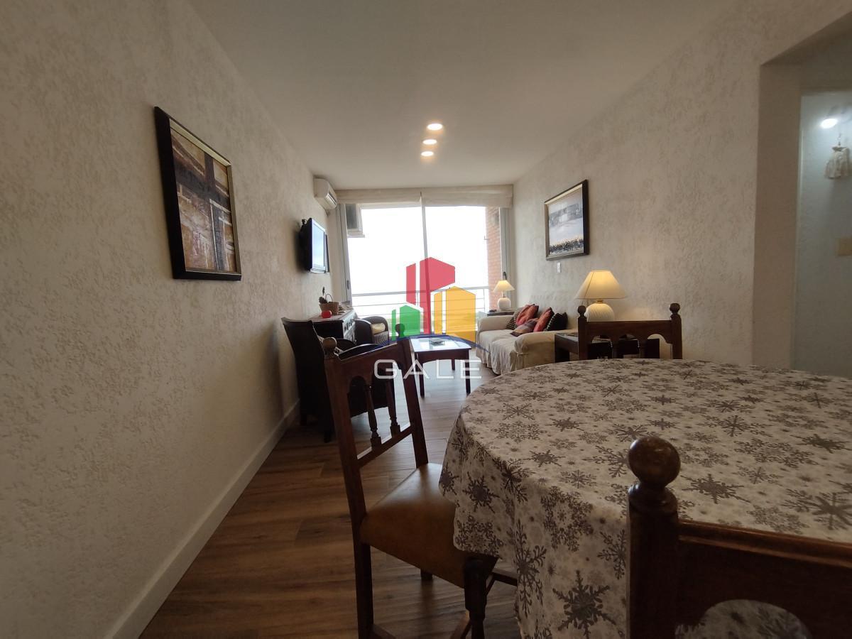Alquiler de apartamento de dos dormitorios y medio en Punta del Este