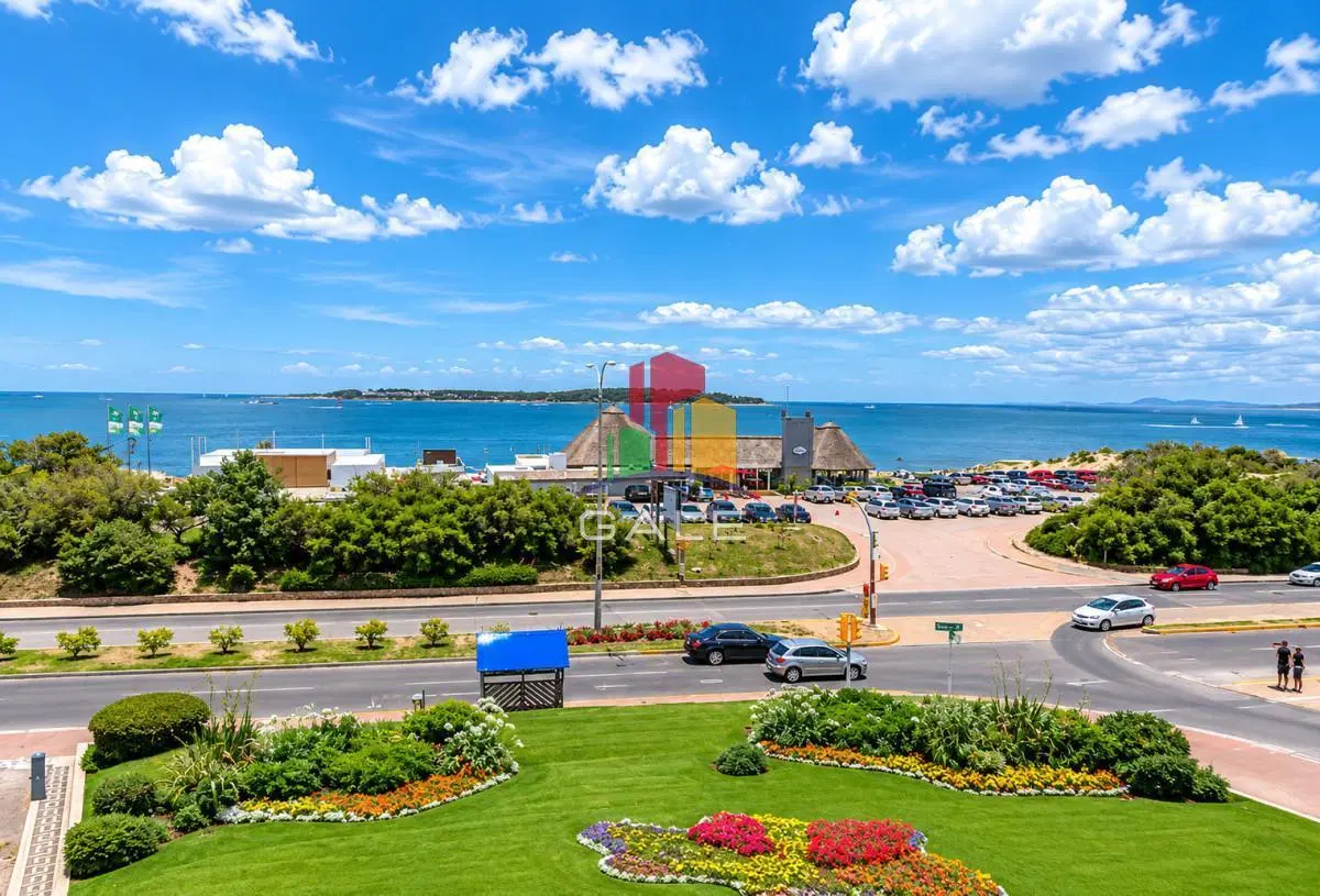 Departamento de 3 dormitorios en venta en Coral Tower en venta 5