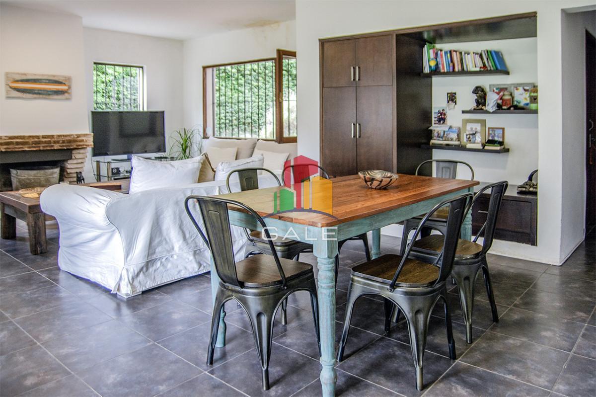 Excelente chalet de 5 dormitorios en venta a pasos de Playa Mansa Punta del Este