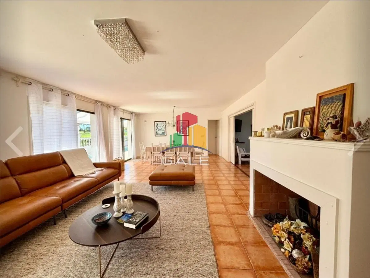 Vende casa de 4 dormitorios en Golf, Punta del Este con piscina 2