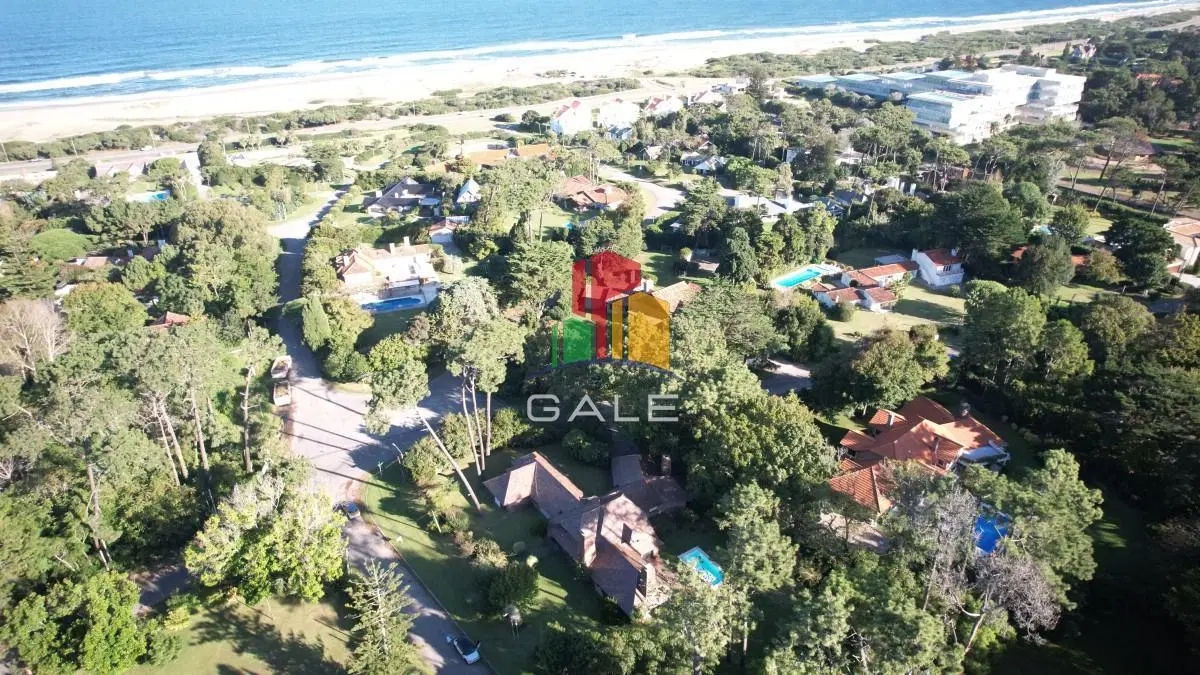 Hermosa mansión en Golf de 6 dormitorios , Punta del Este 4