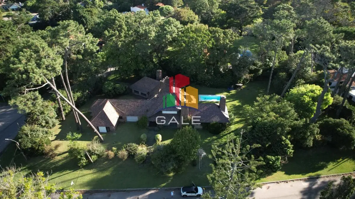 Hermosa mansión en Golf de 6 dormitorios , Punta del Este 3