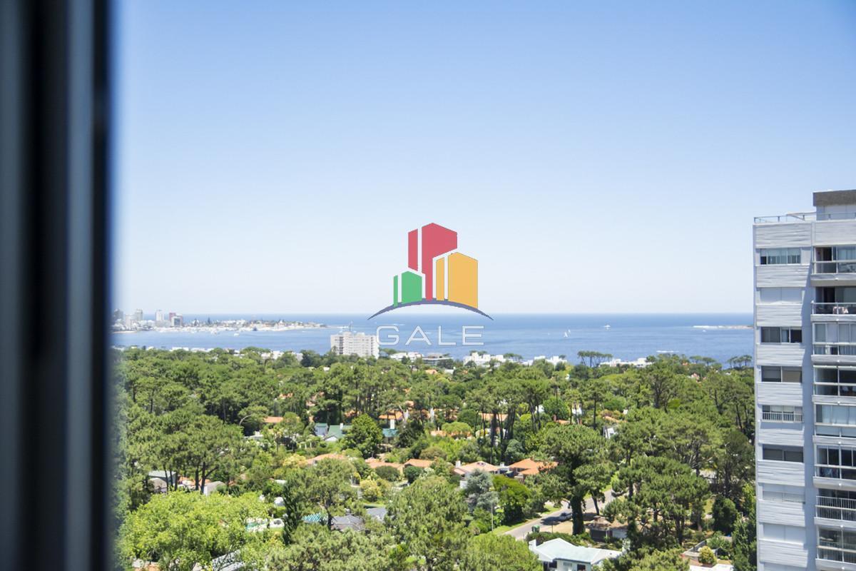 Foto de Vende apto de 2 dormitorios con vista al mar en Punta del este, imagen 2