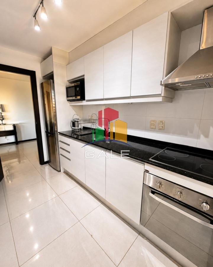 Foto de En venta apartamento de 3 dormitorios en Cantegril, Punta del Este con, imagen 2