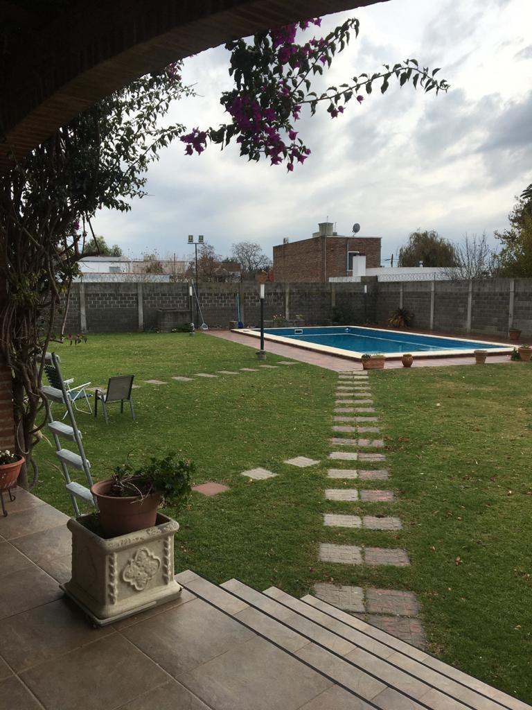 Casa en Venta - Ringuelet 3