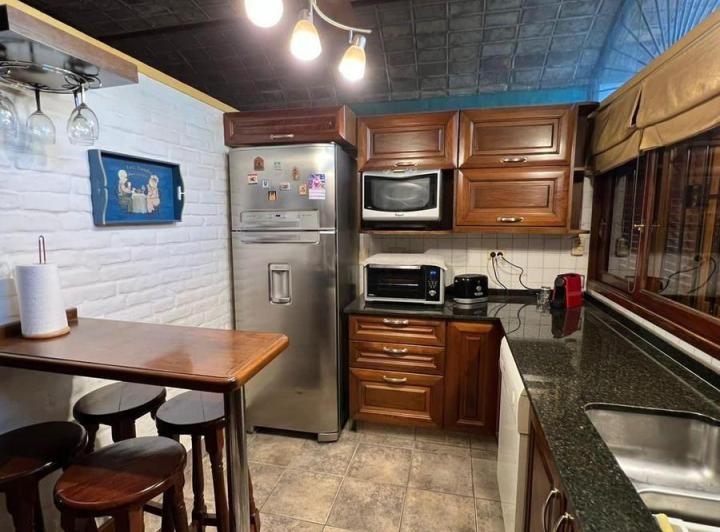 Venta o permuta Chalet 6 ambientes zona plaza Kennedy en San Martin centro 3