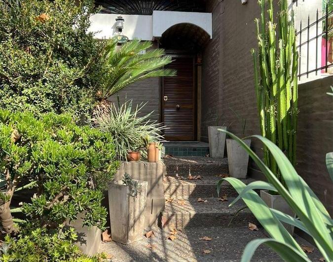 Venta o permuta Chalet 6 ambientes zona plaza Kennedy en San Martin centro 4