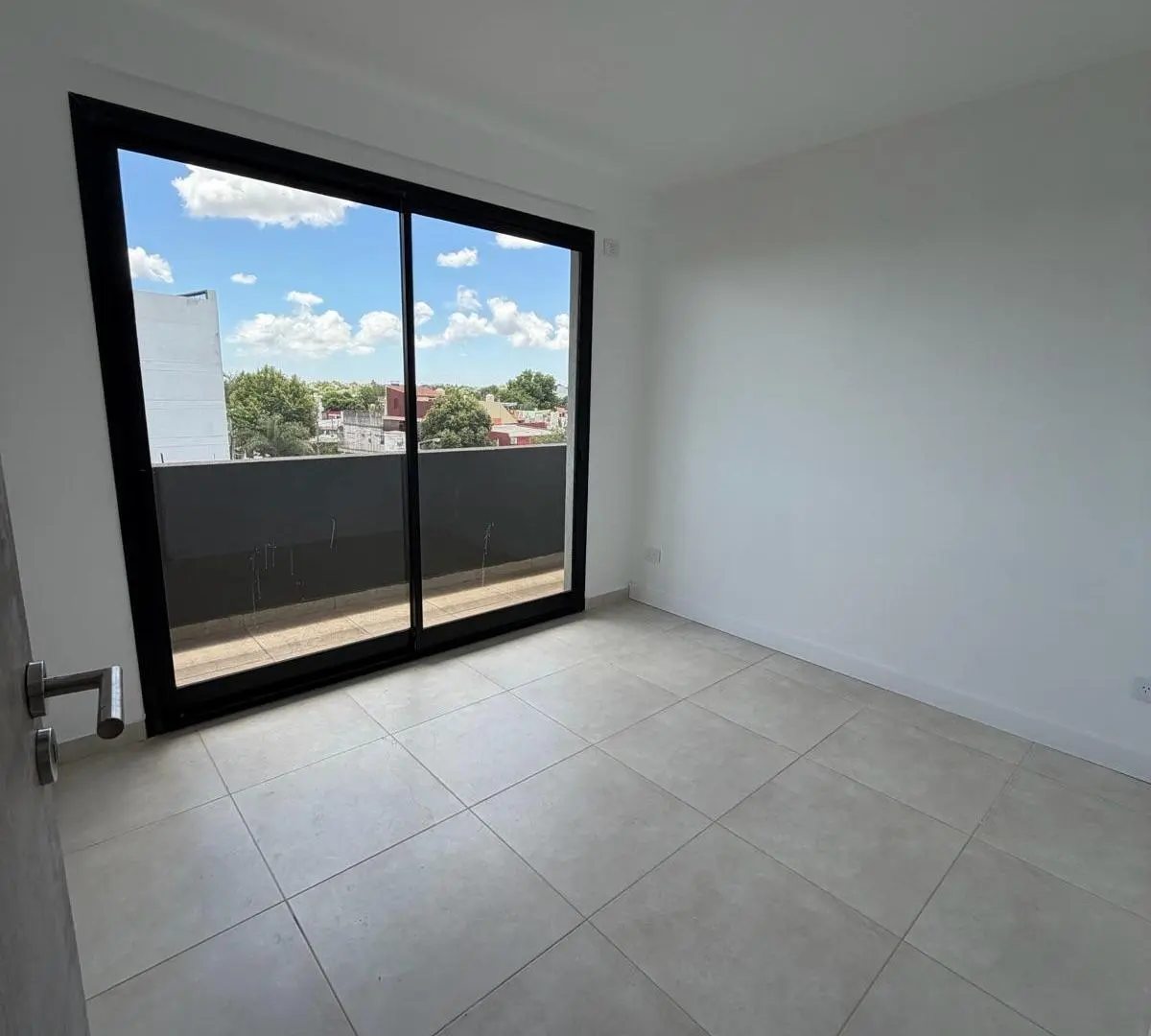 Departamento - Jose León Suarez 8