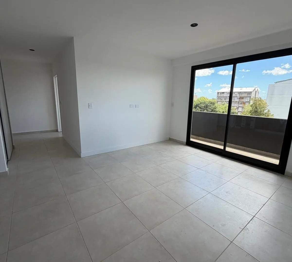 Departamento - Jose León Suarez 4