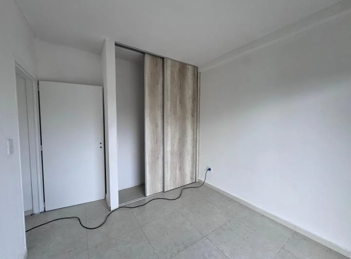 Departamento 2 amb. a estrenar con cochera en alquiler. Quilmes 5