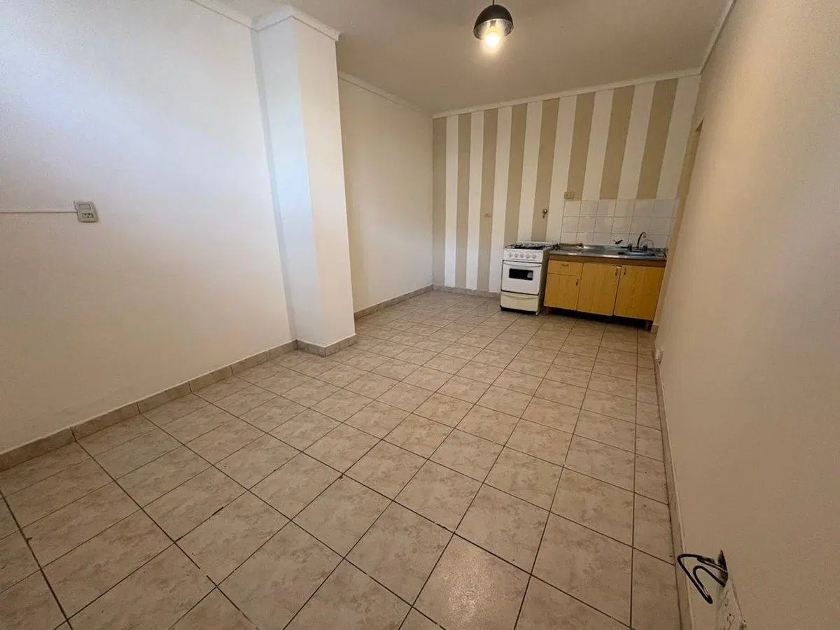 MONOAMBIENTE HIPÓLITO YRIGOYEN 3156 5
