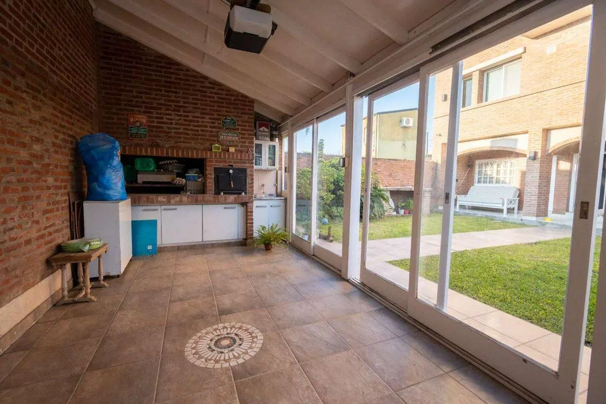 VENTA CASA DE CATEGORÍA 3 DORMITORIOS EN SUITE 2