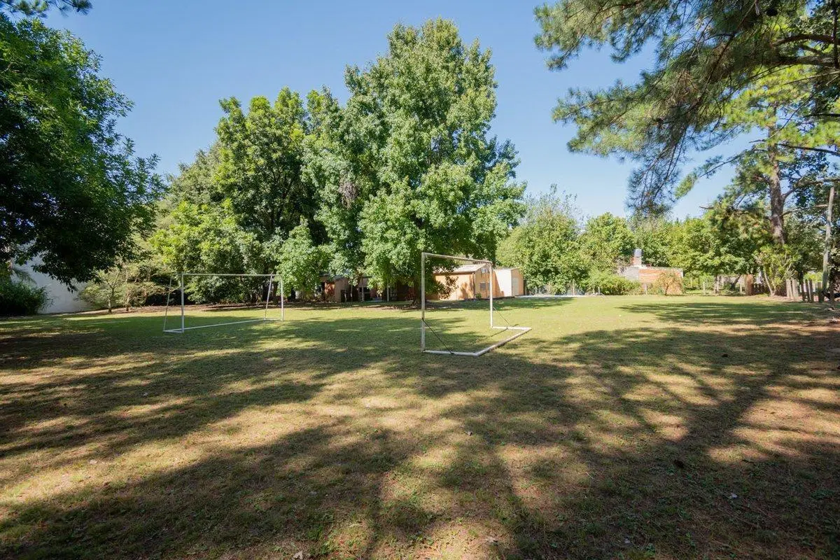 Venta Quinta 2 dorm, pileta en 2142 mt2 forestados 3