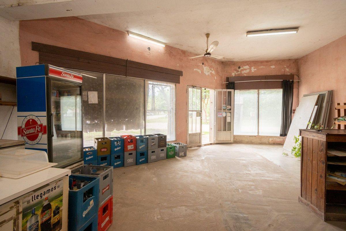 Venta de Casa + Local comercial + Galpón en Recreo
