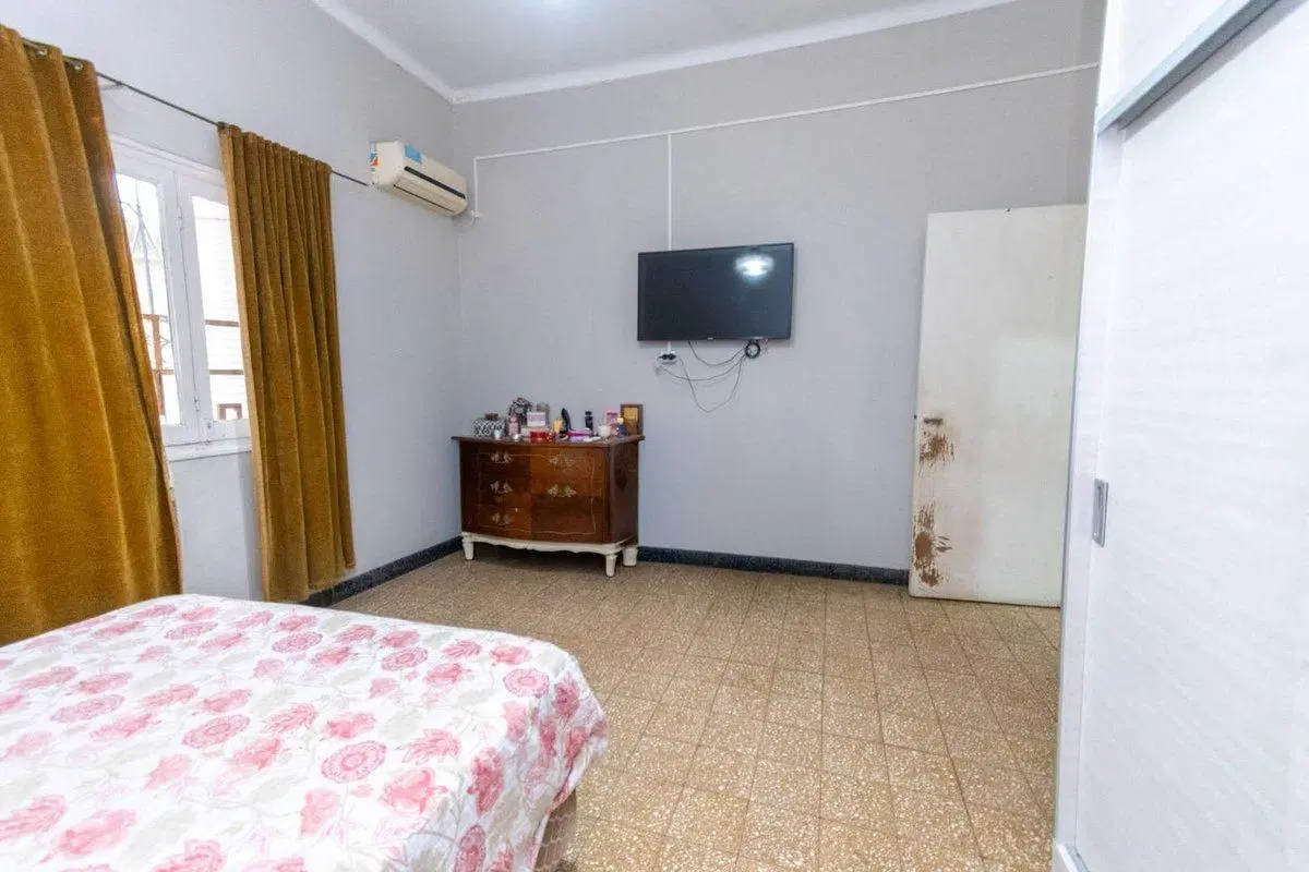 Casa interna con gran potencial y excelente patio 2