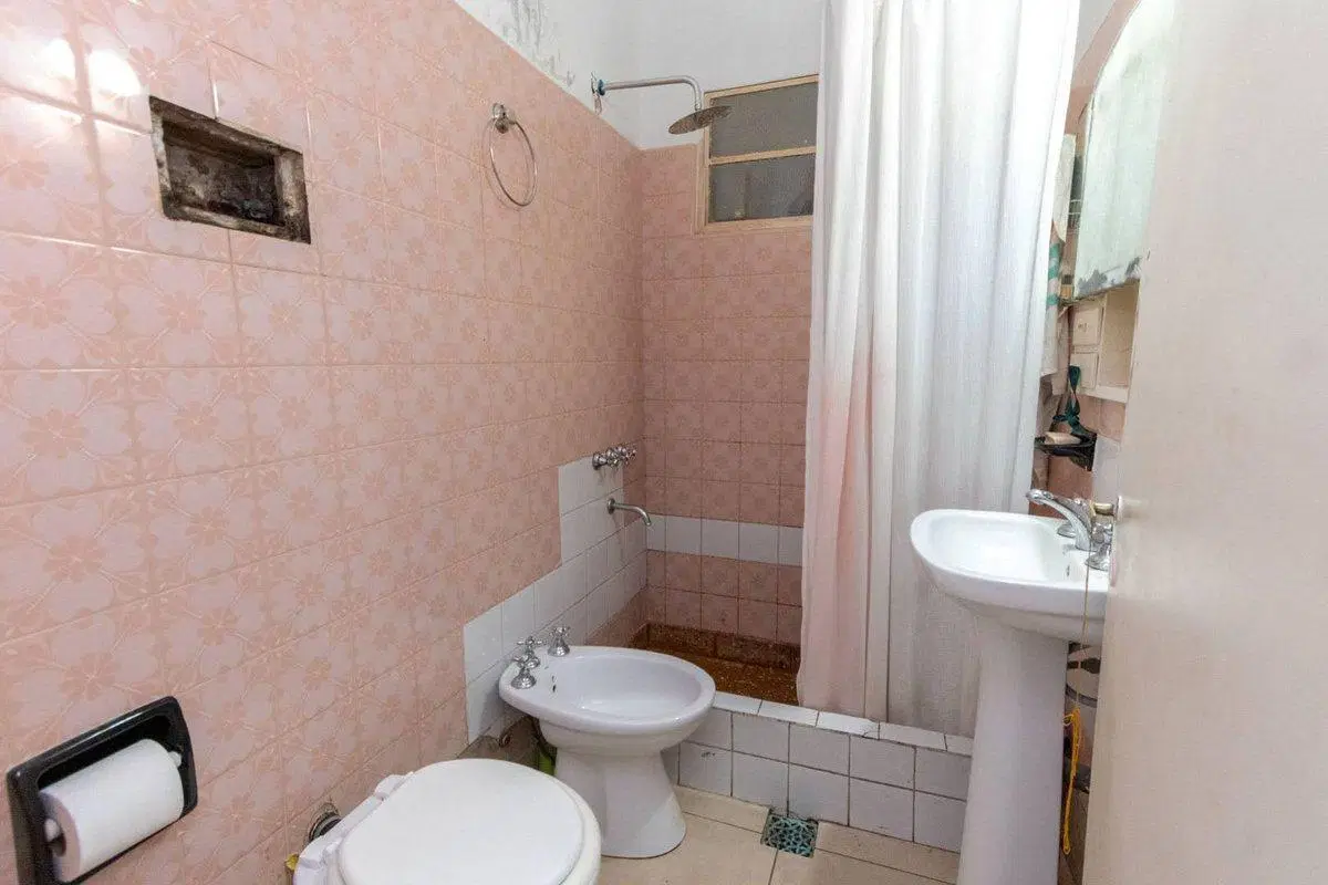 Casa interna con gran potencial y excelente patio 3