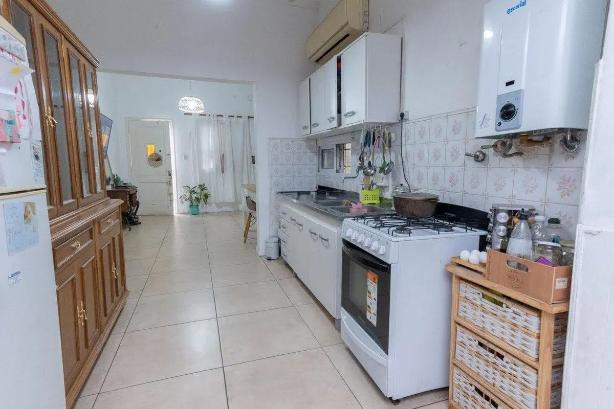 Casa interna con gran potencial y excelente patio 4