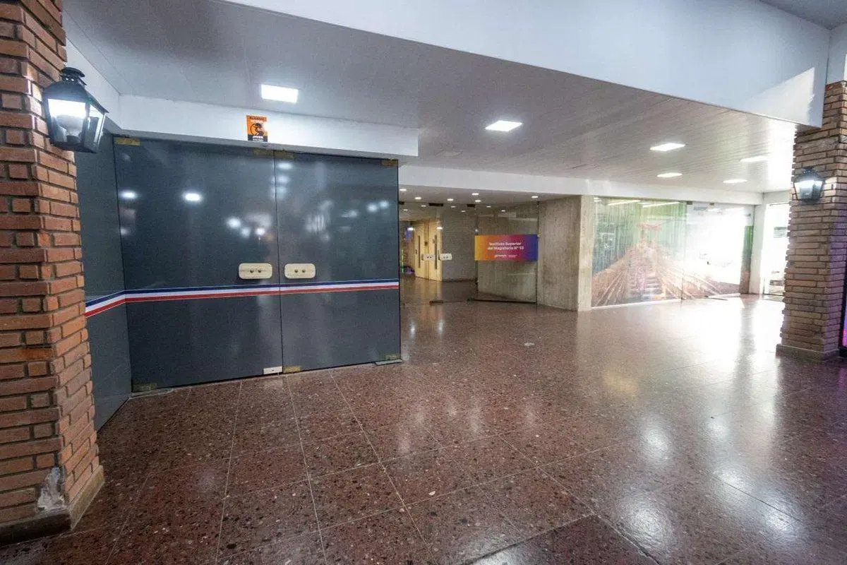 Edificio Completo - Locales comerciales y Oficinas 3