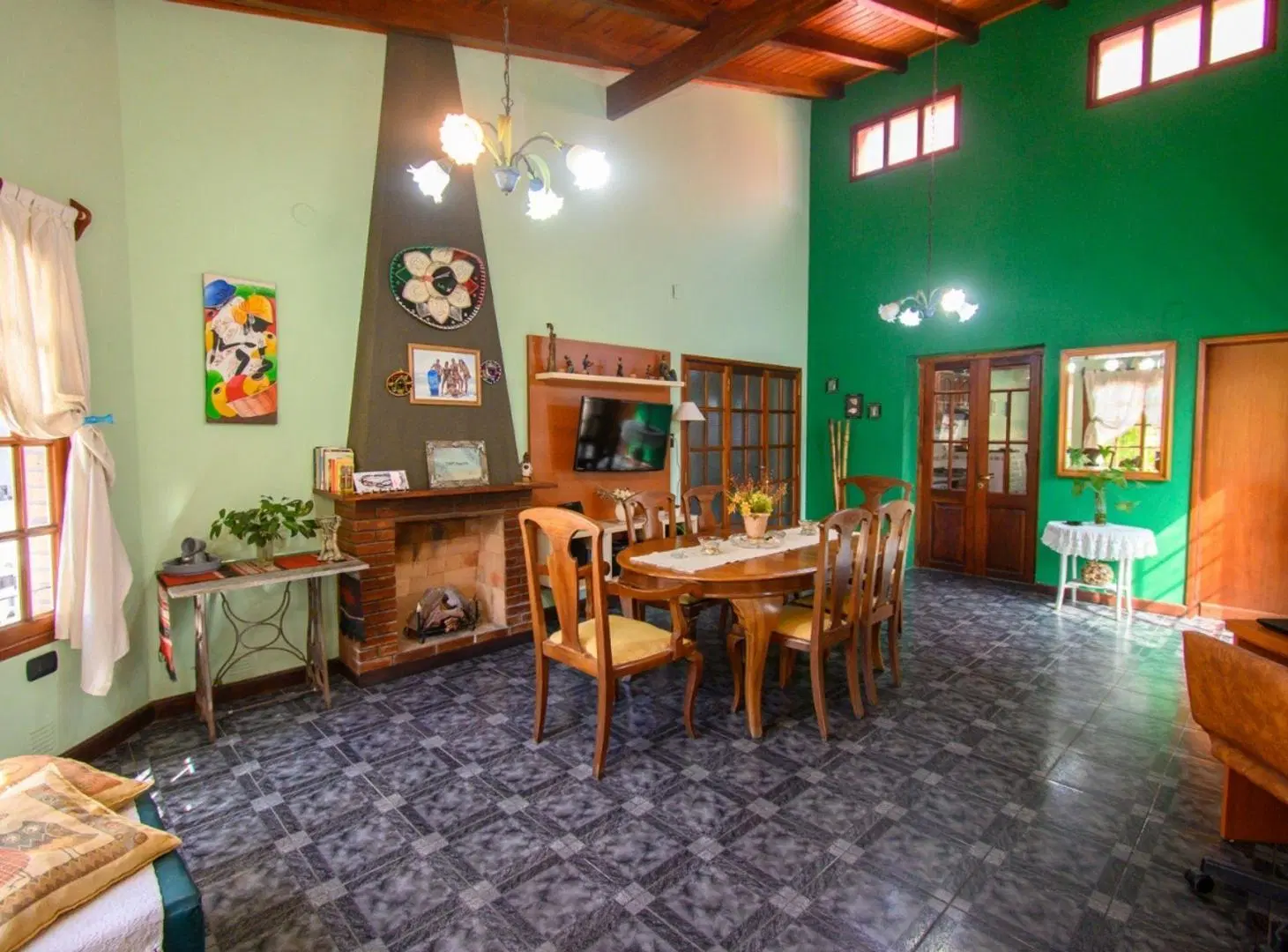 GRAN CASA CON PATIO PILETA y QUINCHO 4
