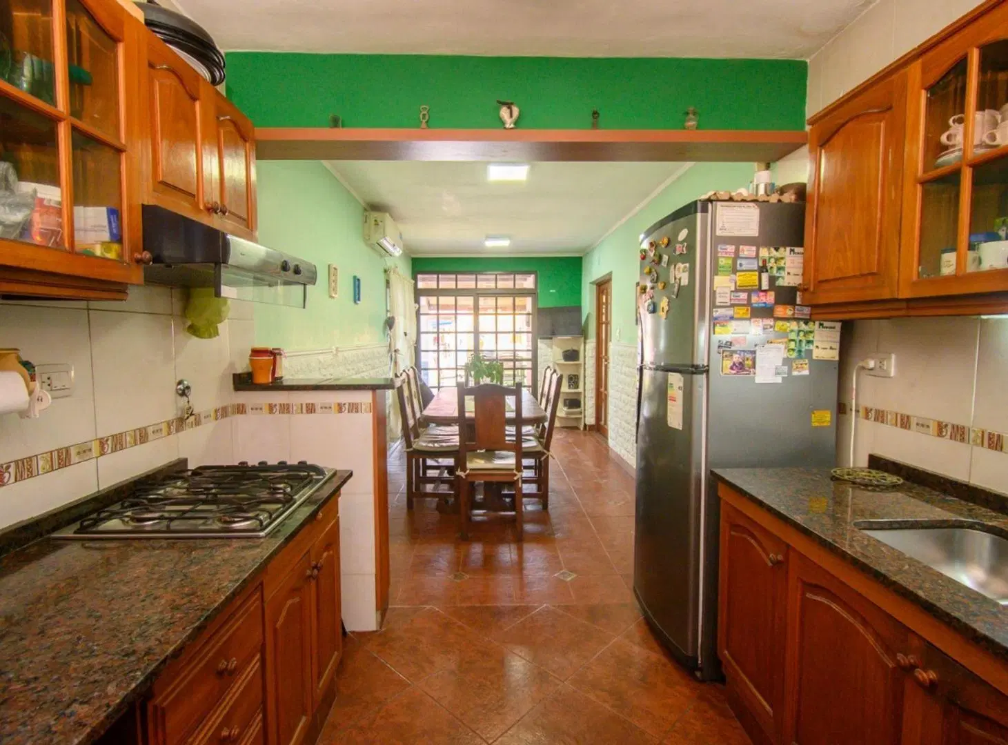 GRAN CASA CON PATIO PILETA y QUINCHO 5