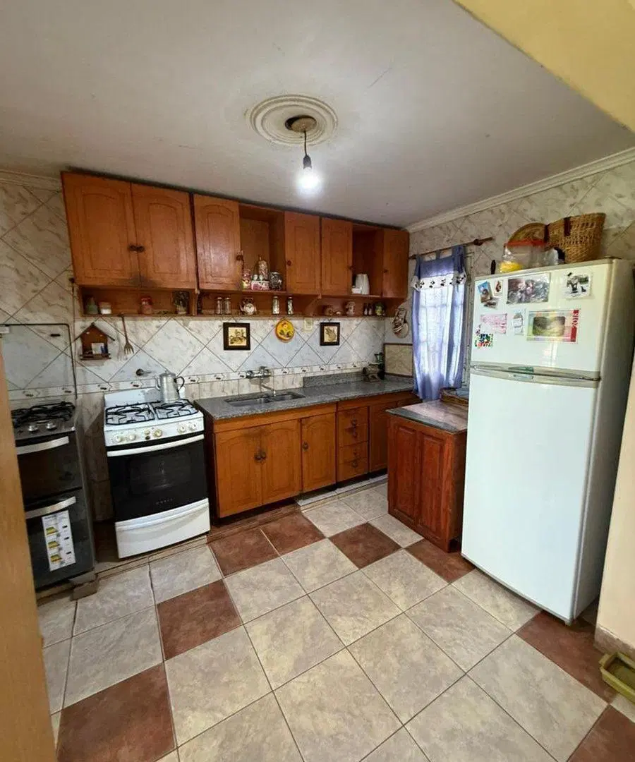CASA QUINTA C/PILETA - 4 DORM - ARROYO AGUIAR 2