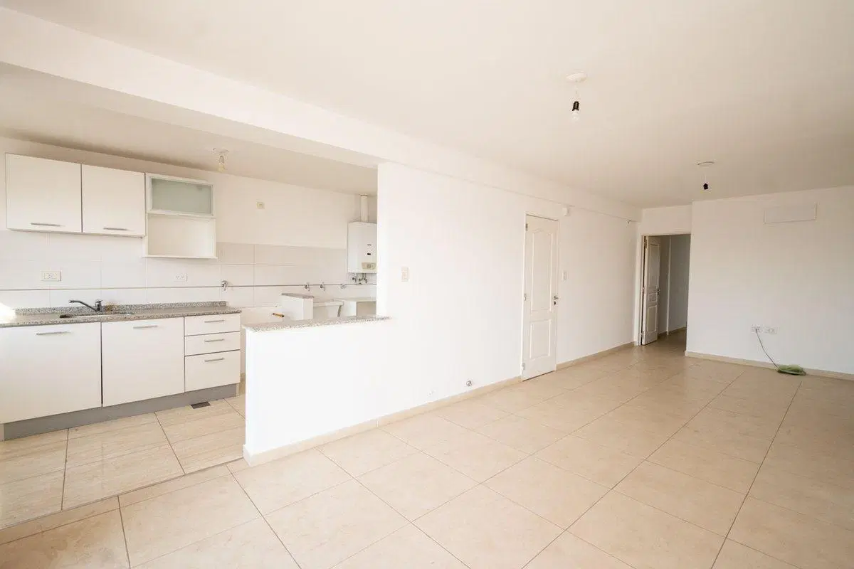 SE VENDE DPTO. DE 2 DORM. C/COCHERA EN BARRIO SUR! 2