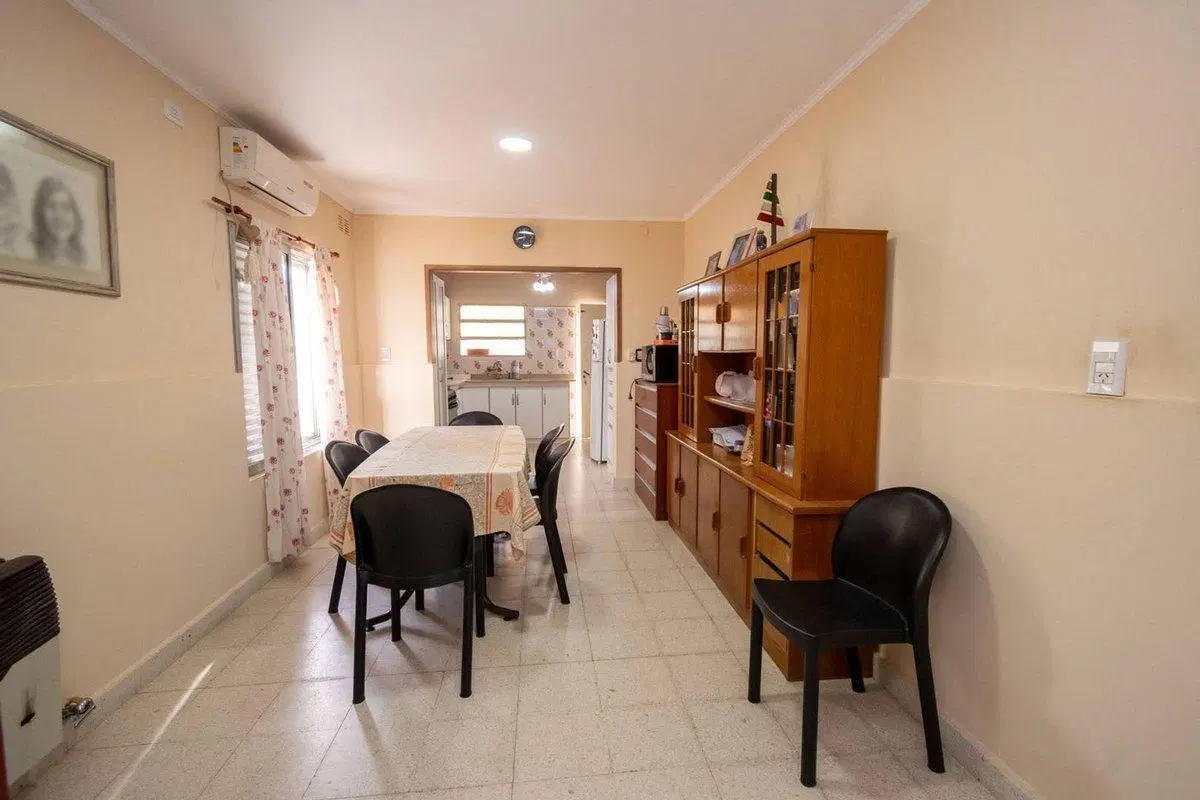 Casa 2 dorm, 2 baños, cochera y patio en S Jerónim 4