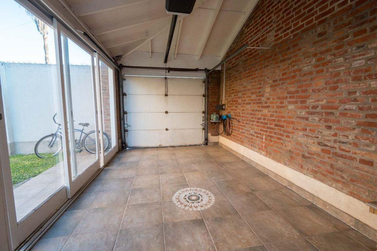 Foto de VENTA CASA DE CATEGORÍA 3 DORMITORIOS EN SUITE, imagen 2