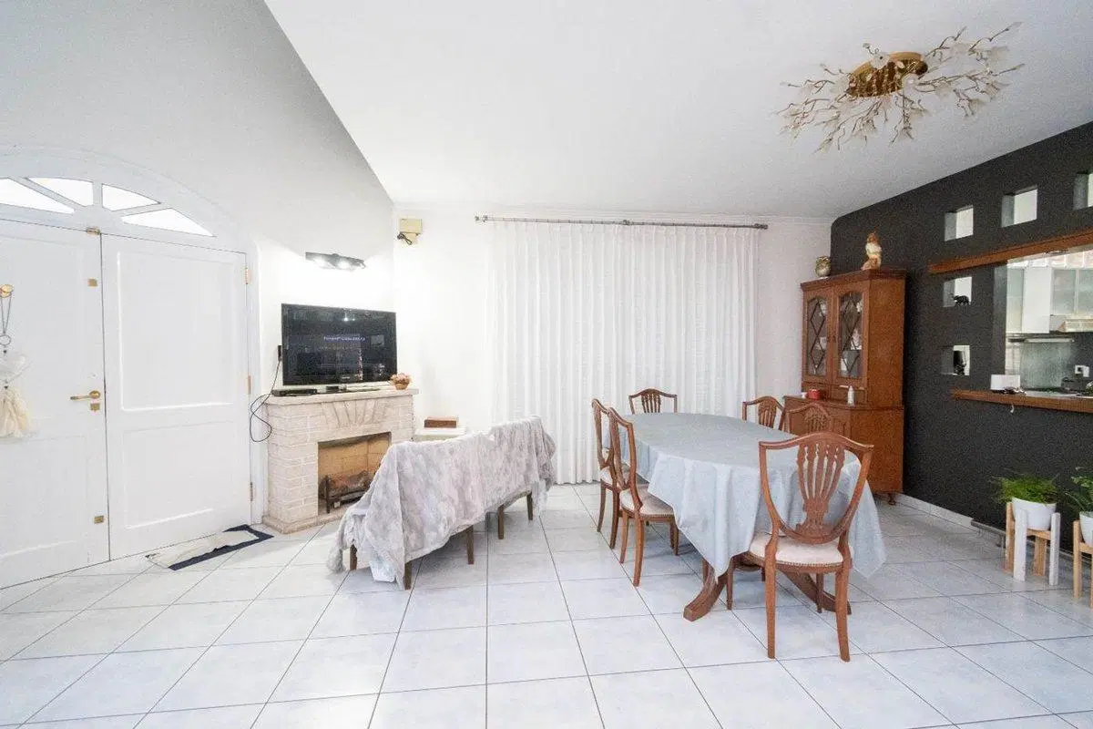 VENTA CASA DE CATEGORÍA 3 DORMITORIOS EN SUITE 4