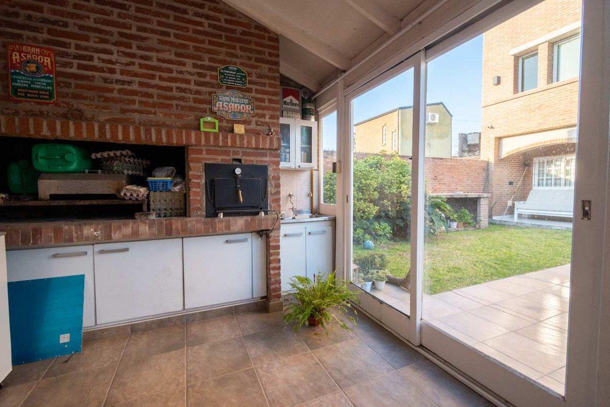Foto de VENTA CASA DE CATEGORÍA 3 DORMITORIOS EN SUITE, imagen 3