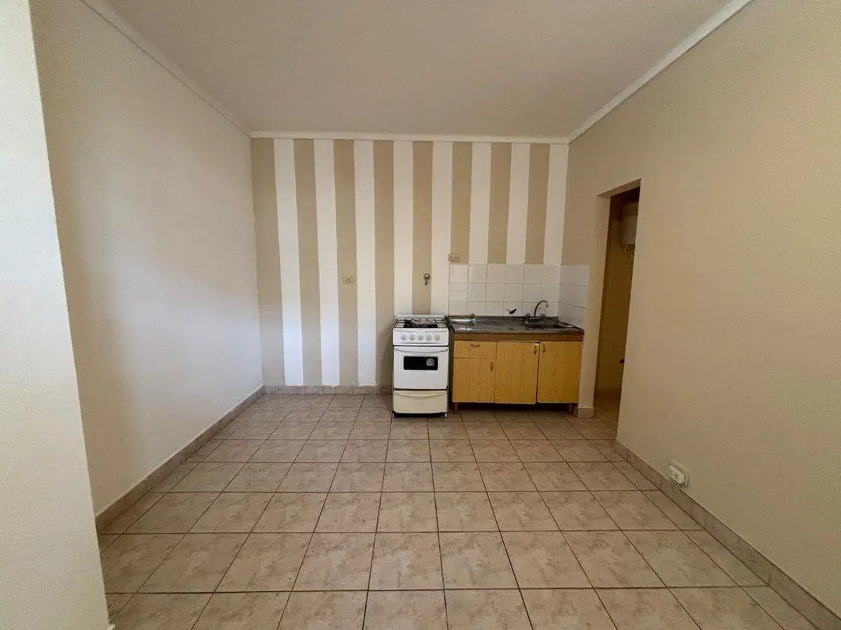 MONOAMBIENTE HIPÓLITO YRIGOYEN 3156 2