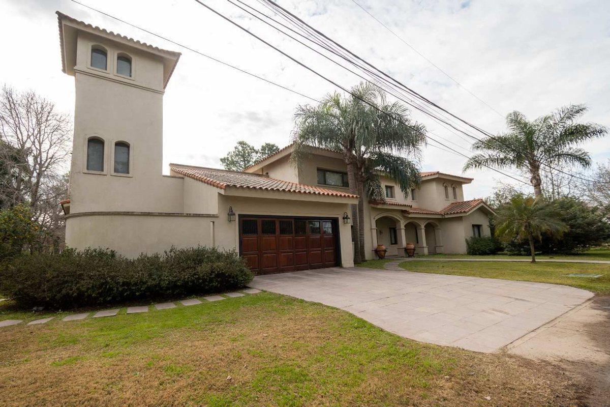 Casa con Vista a Cancha de Golf Club El Paso