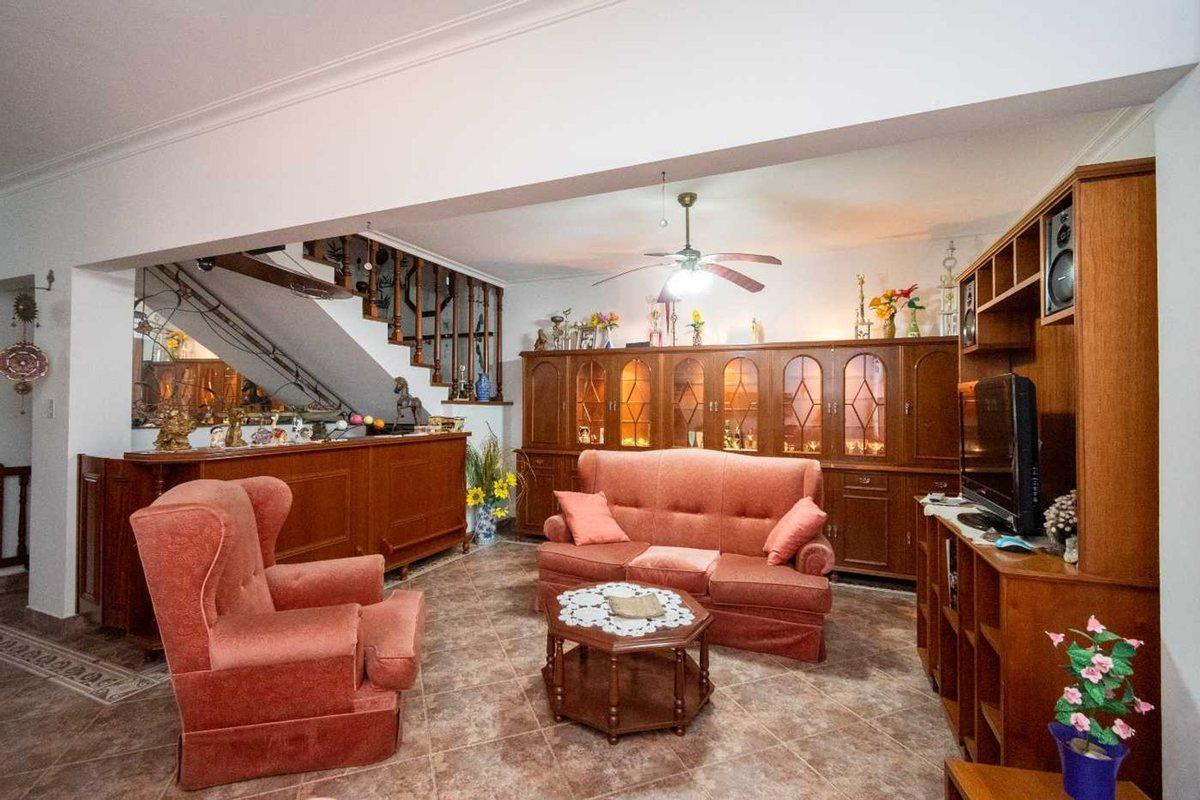 EXCLUSIVA CASA EN VENTA CON QUINCHO Y PILETA