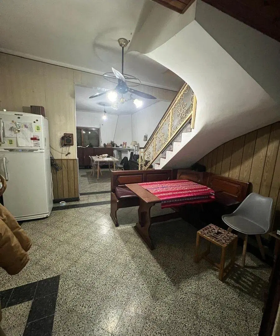 OPORTUNIDAD Venta de casa de 2 plantas 3