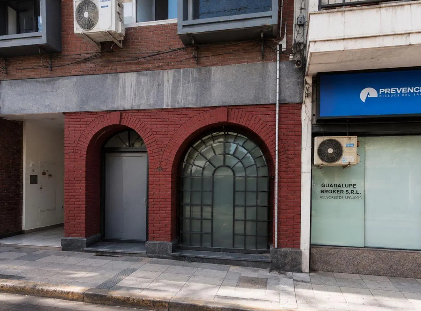 VENTA DPTO 1 DORMITORIO AMOBLADO CON PATIO -CENTRO 2