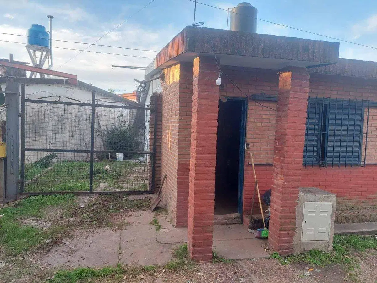 Casa de 2 dorm y cochera en Ciudadela Norte 4