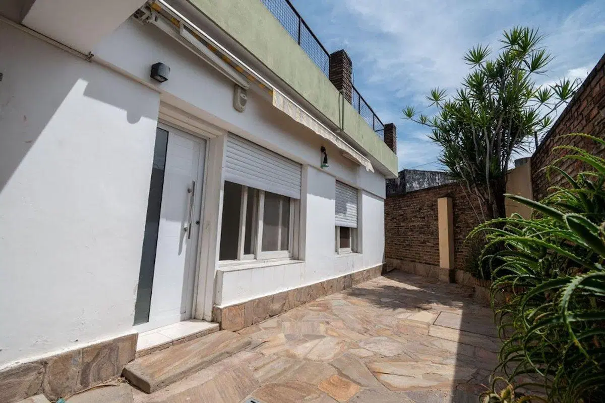 CASA EN ALQUILER 2 DORM 2 COCH EN FOM. 9 DE JUL 4