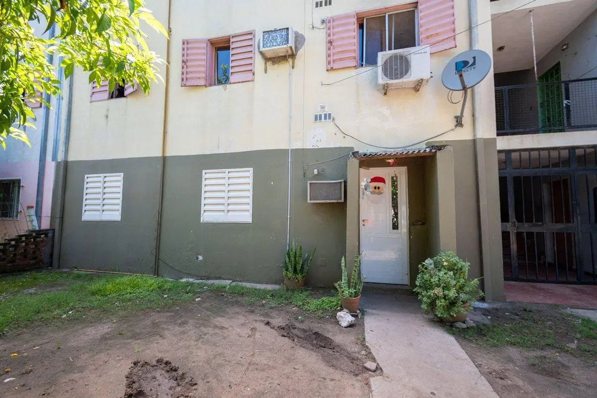 DEPARTAMENTO TIPO CASA 3 DORM ,PATIO, GUARDA COCHE 2