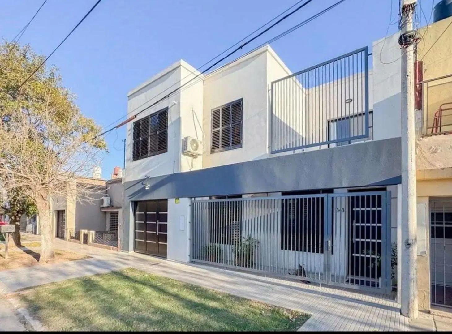 Casa 4 Dorm con Cochera y Pileta 2