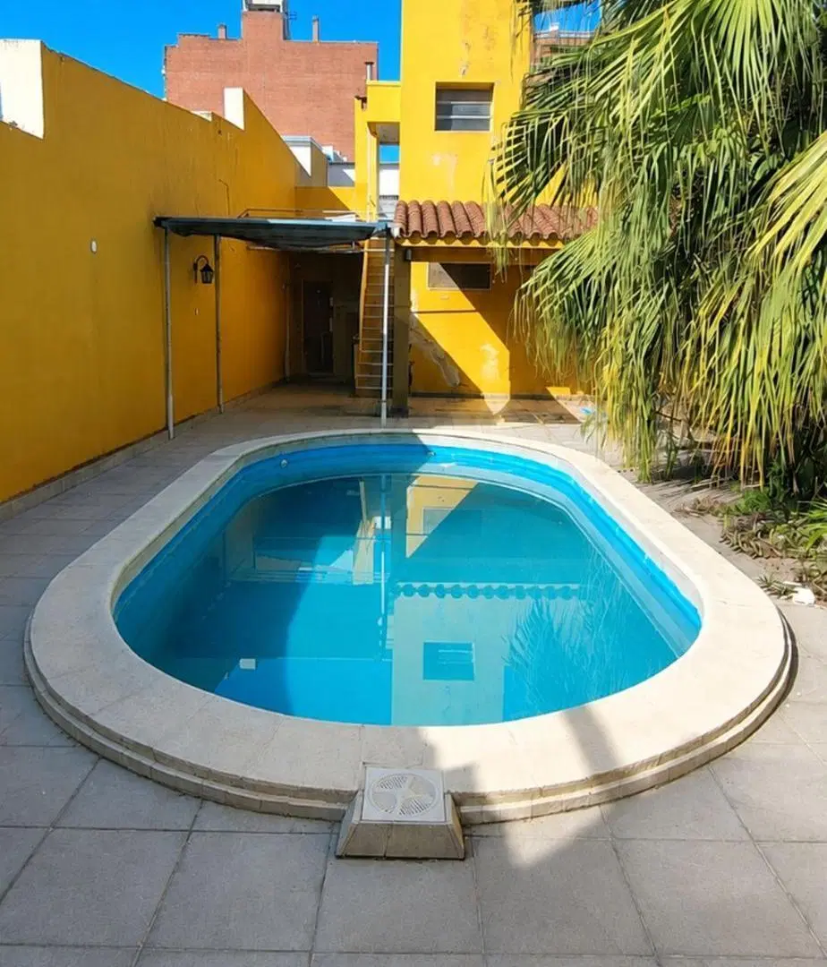 Venta - Casa 4 Dormitorios en Barrio Constituyente 2