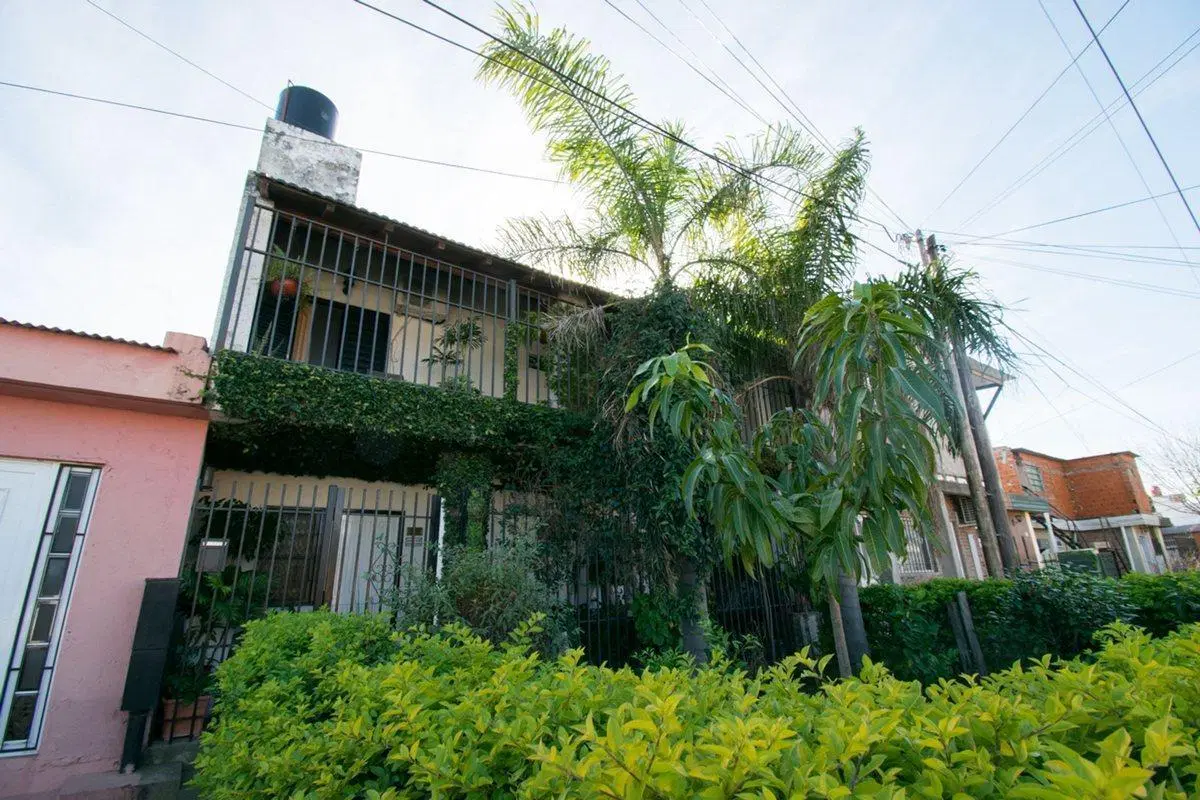 CASA "BARRIO EL POZO" CON QUINCHO Y PILETA 4