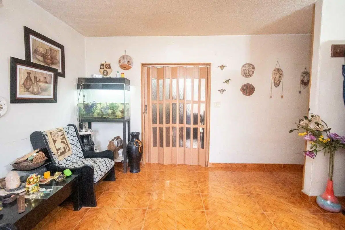 CASA "BARRIO EL POZO" CON QUINCHO Y PILETA 2