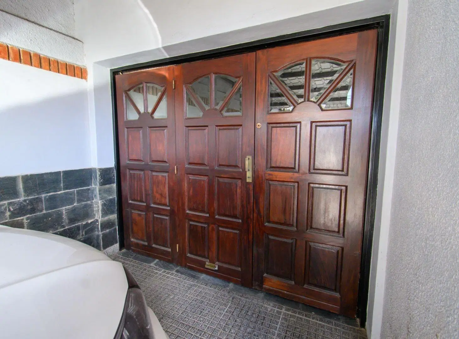GRAN CASA CON PATIO PILETA y QUINCHO 3