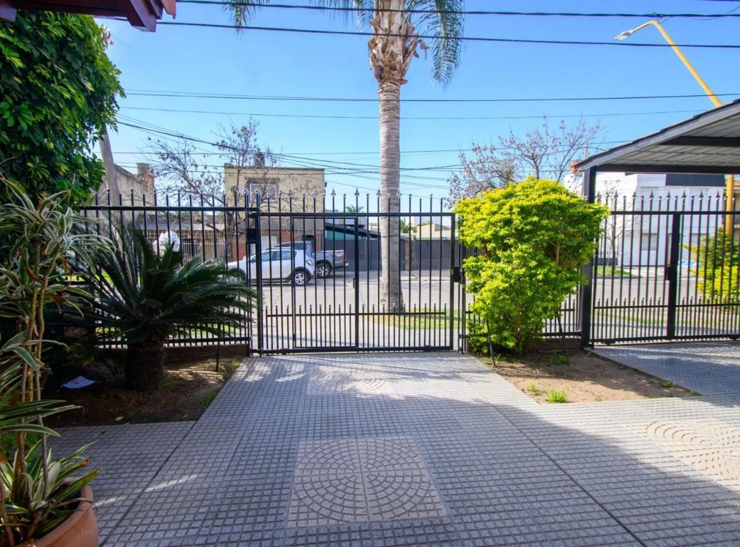 GRAN CASA CON PATIO PILETA y QUINCHO 8