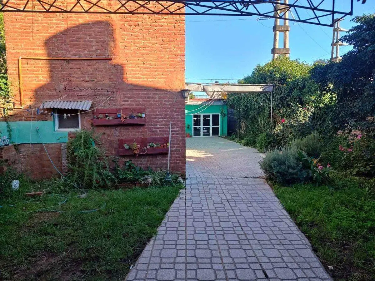 Casa en venta con Gran terreno 3