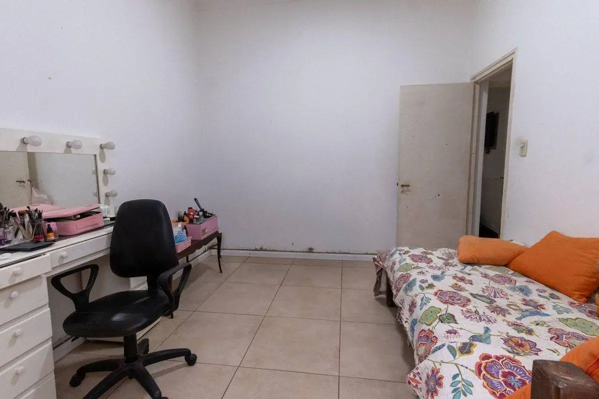 Casa interna con gran potencial y excelente patio 8