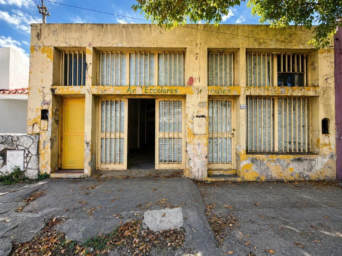 Local comercial al frente + construcción a termina 3