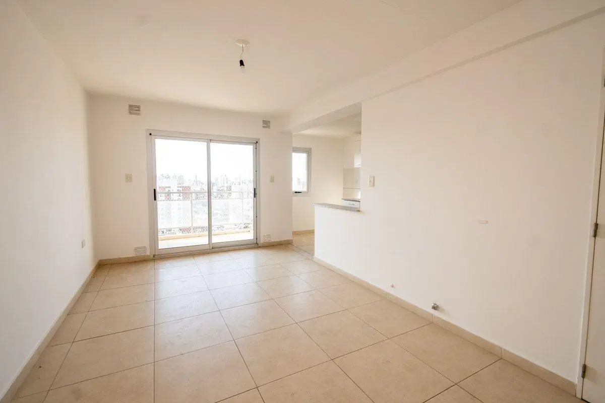SE VENDE DPTO. DE 2 DORM. C/COCHERA EN BARRIO SUR! 5